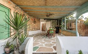 Manos Small House Kouremenos